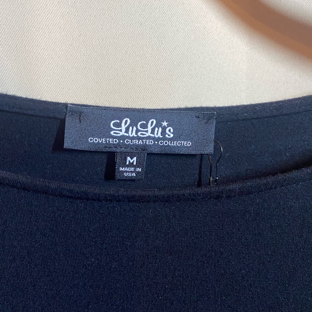 Lulus form fitting LBD - Picture 3 of 8